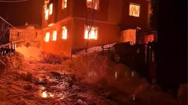Kastamonu'da iki katlı ev alevlere teslim oldu