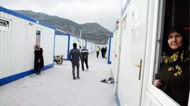 KALYON HOLDİNG'İN KURDUĞU KONTEYNER KENTE DEPREMZEDELER YERLEŞİYOR