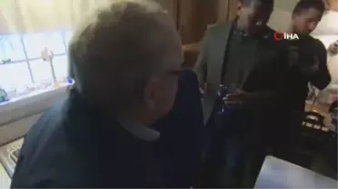 Validen kimyasal sızıntının olduğu bölgede musluk suyu içerek 'güvenli' mesajı