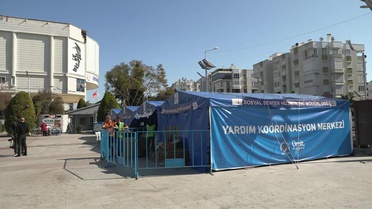 Antalya'daki Yerleşik Yabancılar da Depremzedeler İçin Tek Yürek Oldu