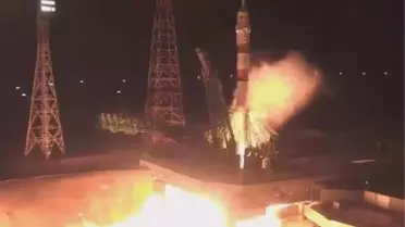Uzay İstasyonu'ndan 3 kişilik ekibi getirecek Soyuz operasyonu başladı