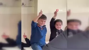 Polisler çocuklara unutulmaz bir gün yaşattı