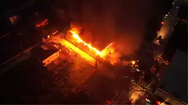 Depremin vurduğu Hatay'da dev fabrika alev alev yandı