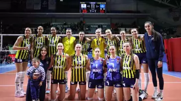 CEV Şampiyonlar Ligi: Fenerbahce Opet: 3 Grupa Azoty Chemik Police: 1