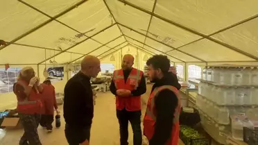 Ali Öztunç, İzmit Belediyesi'nin Pazarcık'ta Kurduğu Aşevini Ziyaret Etti