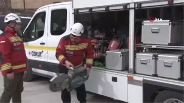 CEKUT ekipleri enkazdan 40 kişiyi sağ olarak çıkardı