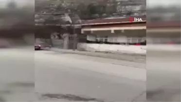Eyüpsultan'da tek katlı gecekondu alevlere teslim oldu...O anlar kamerada