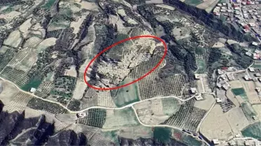 Depremin yıkıcı etkisi! Hatay'daki 500 metrelik dev yarık uzaydan bile gözüküyor