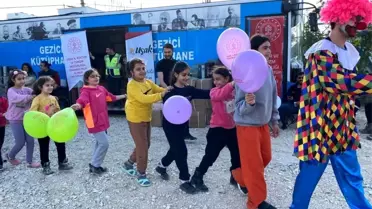 Uşak'tan gönderilen gezici kütüphane çocuklara moral oldu