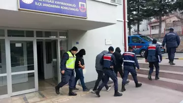 Seyitgazi'deki bıçaklı kavga: 1'i ağır 2 yaralı