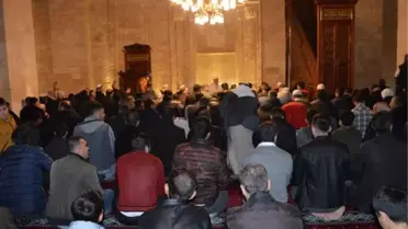 MARDİN'DE BERAT KANDİLİ PROGRAMINDA DEPREMZEDELER İÇİN DUA EDİLDİ