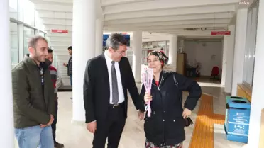 Burhaniye Belediye Başkanı Deveciler, '8 Mart' Haftasında Görevini Kadın Bir Meclis Üyesine Bıraktı