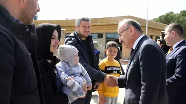 Vali Karadeniz Kula'daki depremzede vatandaşları ziyaret etti