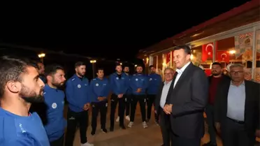 Başkan Ulutaş, Kaş Belediyespor yöneticileri ve futbolcularıyla buluştu