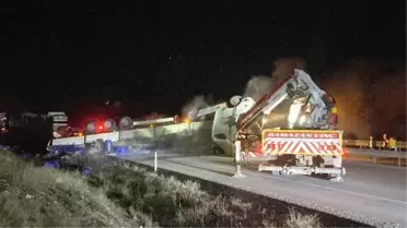 Kütahya'da kimyasal madde yüklü TIR devrildi; şoför yaralı