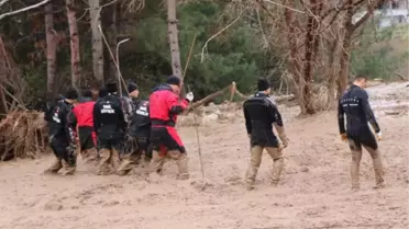 Adıyaman'da, sel sularına kapılan anne ve kızını arama çalışmaları sürüyor