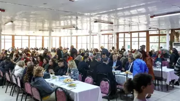 Başkan Atabay, depremzedeler için düzenlenen dostluk ve dayanışma yemeğine katıldı