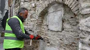 Kuşadası Belediyesi, Kentteki Tarihi Çeşmeleri Restore Ediyor