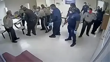 ABD'de siyahi genç gözaltında nefessiz kalarak hayatını kaybetti7 polis ve 3 hastane personeline 'cinayet' suçlamasıyla dava açıldı