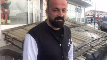 Ankara'da kuvvetli rüzgarın binanın çatısını uçurduğu anlar kamerada