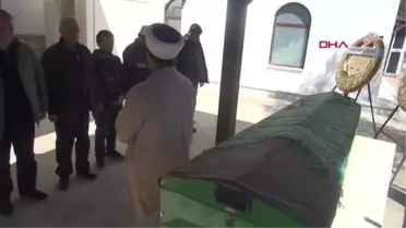 FATMA GİRİK'İN ANNESİ SON YOLCULUĞUNA UĞURLANDI