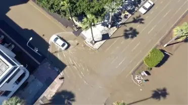 Lodosla birlikte sular altında kalan İskenderun'un havadan çekilen görüntüleri endişe yarattı