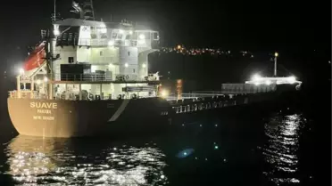 Çanakkale Boğazı'nda arızalanan gemi limana demirletildi