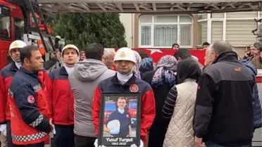 Yangına müdahale ederken bulunduğu bölüm çöken itfaiye eri, yaşamını yitirdi (3)