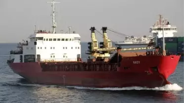 Antalya açıklarında ticari gemi battı; 5 personel kurtarıldı, 9'u aranıyor