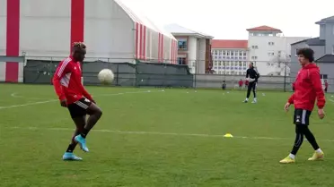 Muzaffer Bilazer: 'Kazandığımız takdirde play-off için yine çok iddialı bir noktaya geliyoruz'- Boluspor Teknik Direktörü Muzaffer Bilazer: - 'Tanju...
