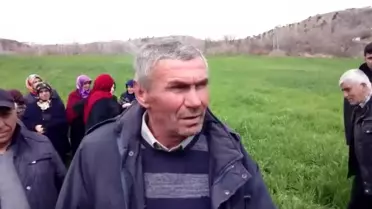 Tescilli Domates Ürettikleri Tarlalarına Ges Yapılmasına Karşı Çıkan Sivaslı Köylüler: 'Arazimizden Elinizi Çekin'