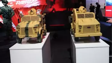 Bakan Akar'dan 'Yüzyılın Gücü, Cesaretin Teknolojisi' Dijital Gösterim Merkezi'ne ziyaret