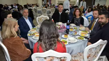 Depremzedeler iftar programında bir araya geldi