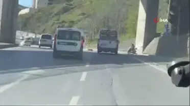Eyüpsultan'da elektrikli scooter ile tehlikeli yolculuk kamerada