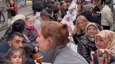 Almanya Sağlık Bakanı Lauterbach Türk Caddesi'nde iftara katıldı