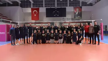 Genç voleybolcular Çukurova Belediyesi Spor Kulübü'nün misafiri oldu