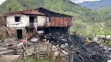 3 evin küle döndüğü yangında kundaklama şüphesi gözaltına alındı