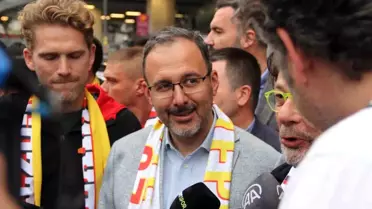 Bakan Kasapoğlu, Göztepeli taraftarla buluştu, 'İzmir'in spor markasını birlikte yükselteceğiz' dedi- Bakan Kasapoğlu: 'İzmir'in spor çıtasını ve...