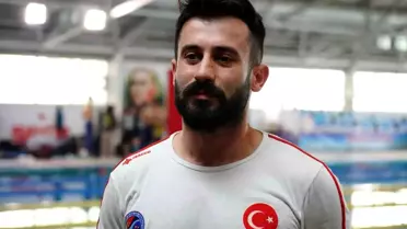 Paletli Yüzme Büyükler ve Gençler Türkiye Şampiyonası İstanbul'da yapıldı