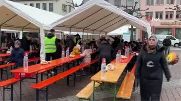 Almanya'da ırkçı saldırının meydana geldiği bölgede toplu iftar! 3 bine yakın Müslüman aynı sofrada buluştu