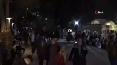 Yüzlerce kişi Kadir Gecesi'nde Balıklıgöl'e akın etti