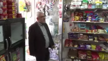 ELAZIĞ'DA 'ZİMEM DEFTERİ' GELENEĞİ; MAHALLE MAHALLE GEZİP, BORÇ KAPATIYOR