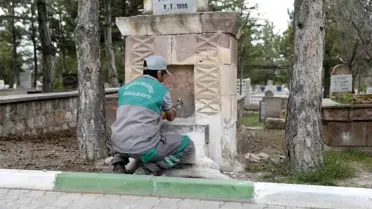 Mezarlıklarda bayram mesaisi