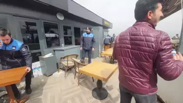 Üsküdar Meydanı'ndaki Kaçak Yapıları Yıkmaya Giden Zabıta Ekiplerine Silah Çekildi