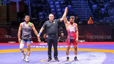 Burhan Akbudak Büyükler Avrupa Güreş Şampiyonası'nda finale yükseldi