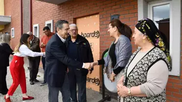 Tepebaşı Belediye Başkanı Ahmet Ataç, depremzede vatandaşlarla bayramlaştı