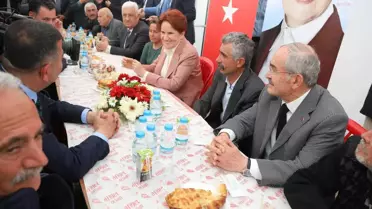 Eskişehir Büyükşehir Belediye Başkanı Büyükerşen, Bayramı Malatya'da Depremzedelerle Karşıladı