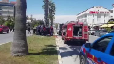 Manavgat'ta otomobil palmiye ağacına çarptı: Sürücü yaralandı