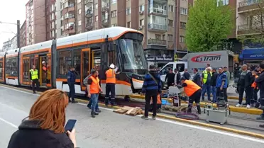 Eskişehir'de Tramvay Kazası: Kadın Hayatını Kaybetti