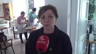 Depremzedeler Sinop Güç Birliği ve Belediyesi Kent Konseyi'ne Yemek İkramında Bulundu